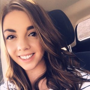 Meet your Posher, Kayla